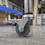 Porte habit long fixe avec roulettes acier et rallonges - Penderie | Matériel Forain